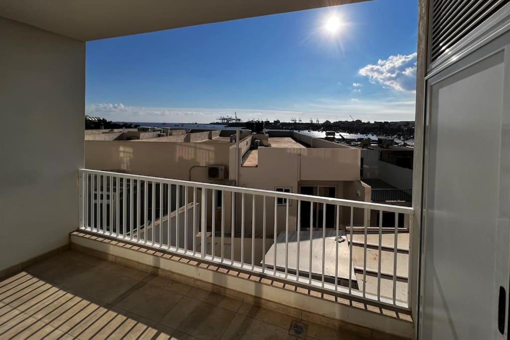 Viewline Seaview Modern 3 Bedroom Apartment Марсашлокк Экстерьер фото